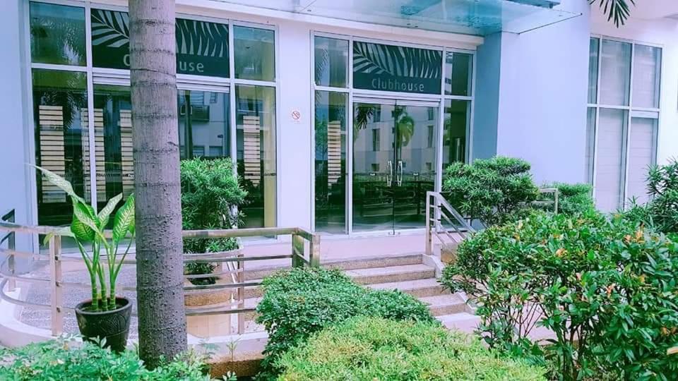 One Palm Tree Villas Condo Across Naia Terminal 3 マニラ市 エクステリア 写真