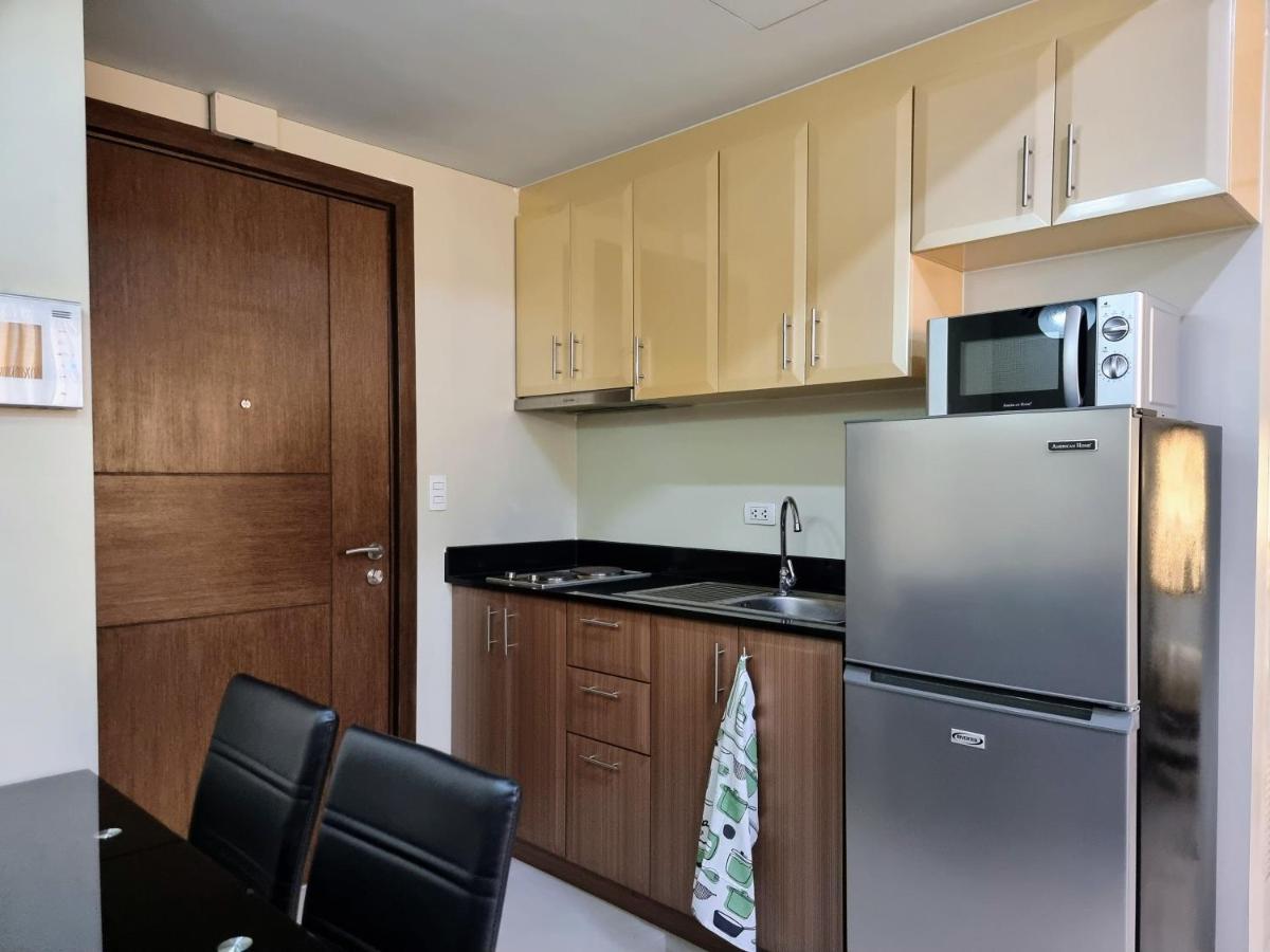 One Palm Tree Villas Condo Across Naia Terminal 3 マニラ市 エクステリア 写真
